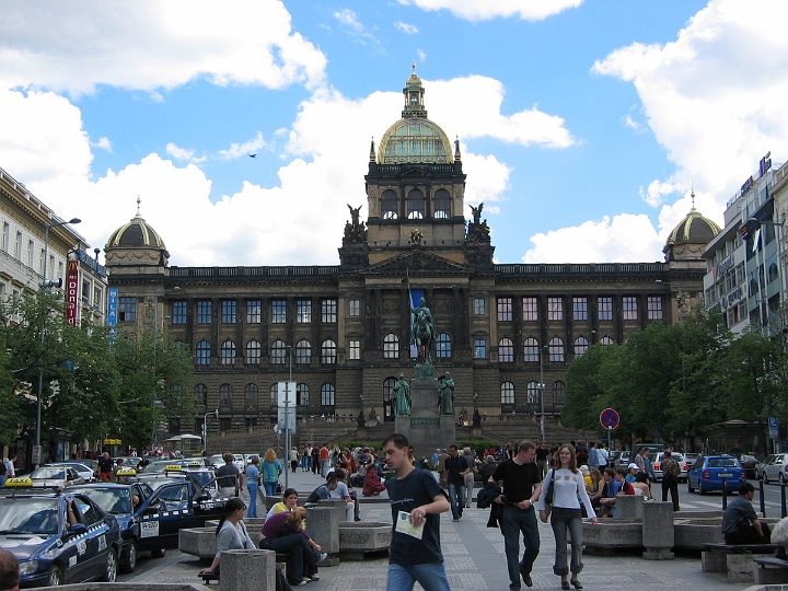 02 National Museum and Wenceslas statue.JPG
